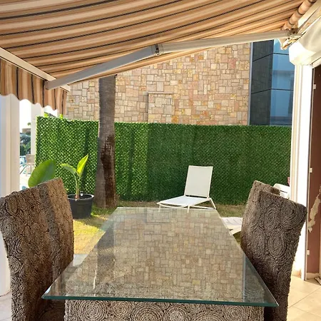 فيلة Close To The Sea In - With A Shared Pool كوشاداسيه