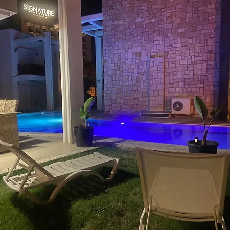 فيلة Close To The Sea In - With A Shared Pool *