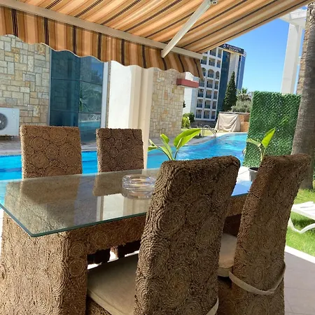 Close To The Sea In - With A Shared Pool * كوشاداسيه